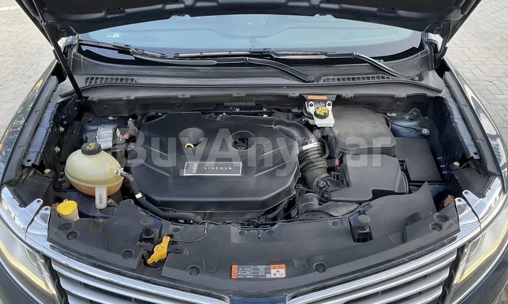 Vehicle photo 7