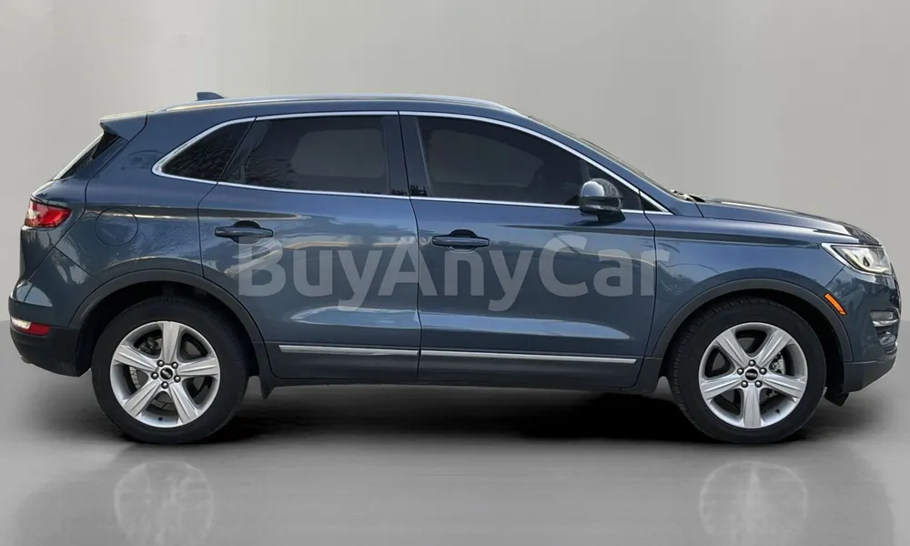 Vehicle photo 3