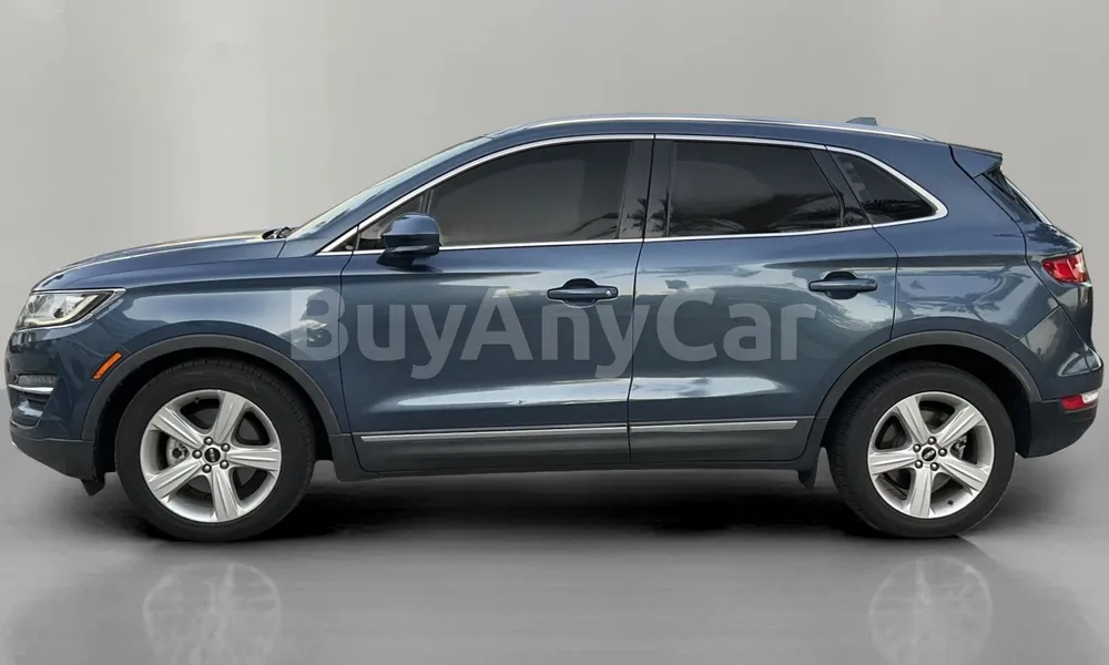 Vehicle photo 4