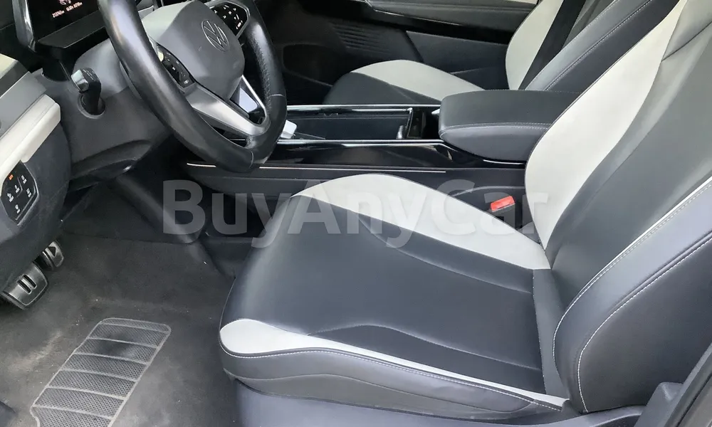 Vehicle photo 8