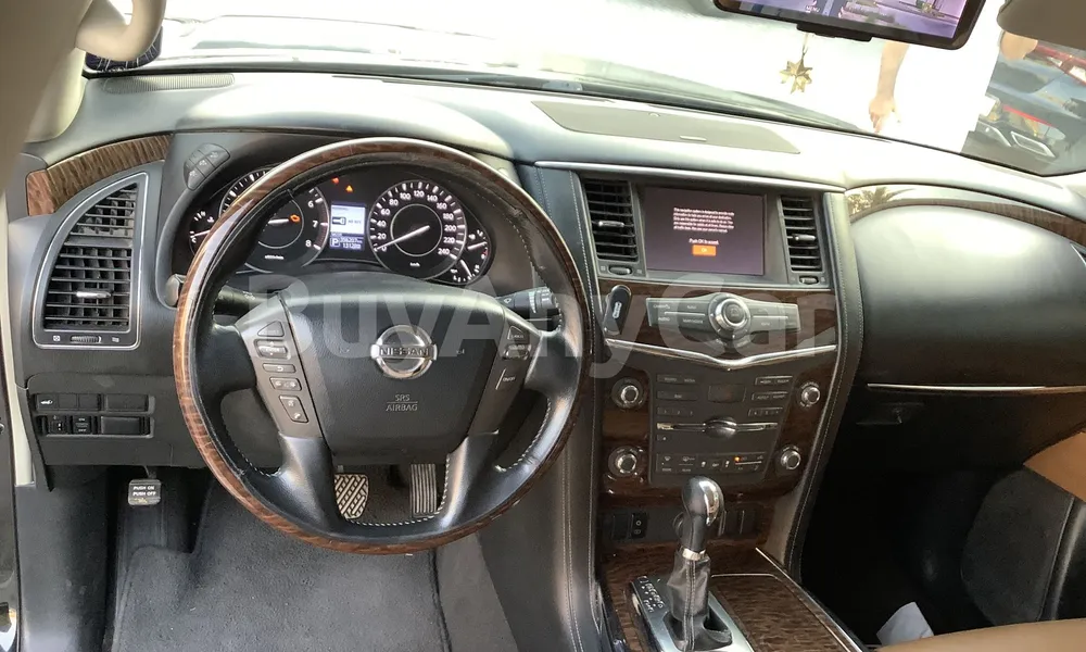 Vehicle photo 7
