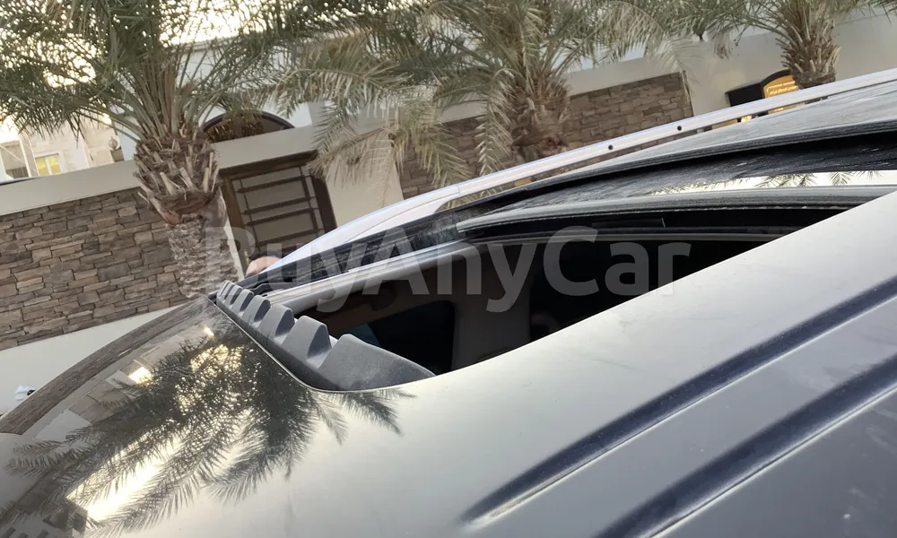 Vehicle photo 5