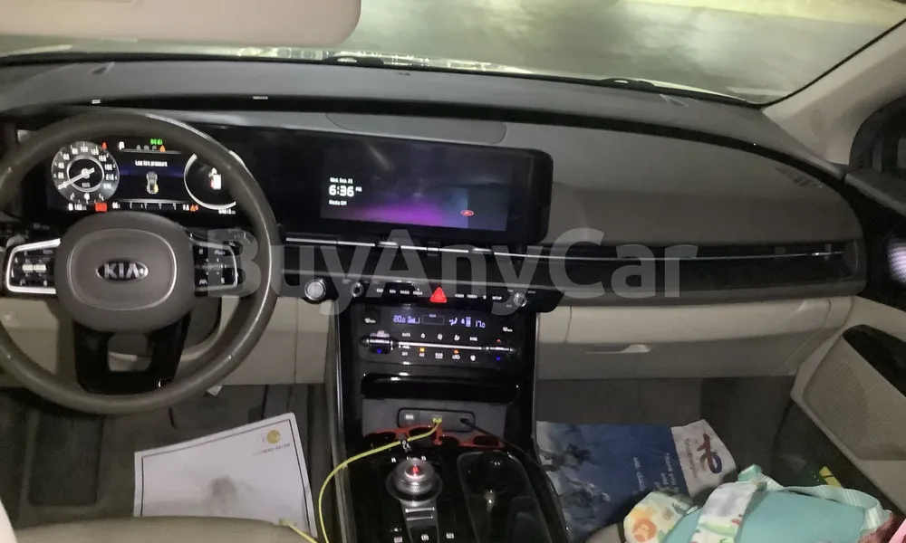 Vehicle photo 8