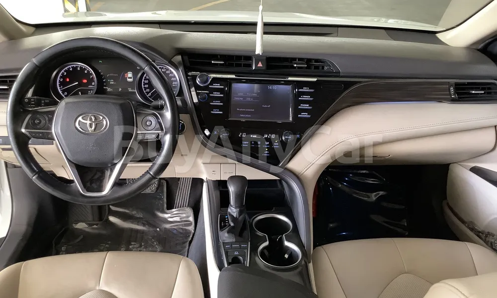 Vehicle photo 8