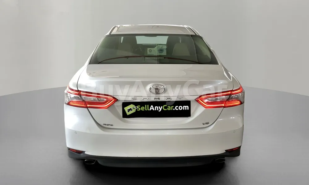 Vehicle photo 2