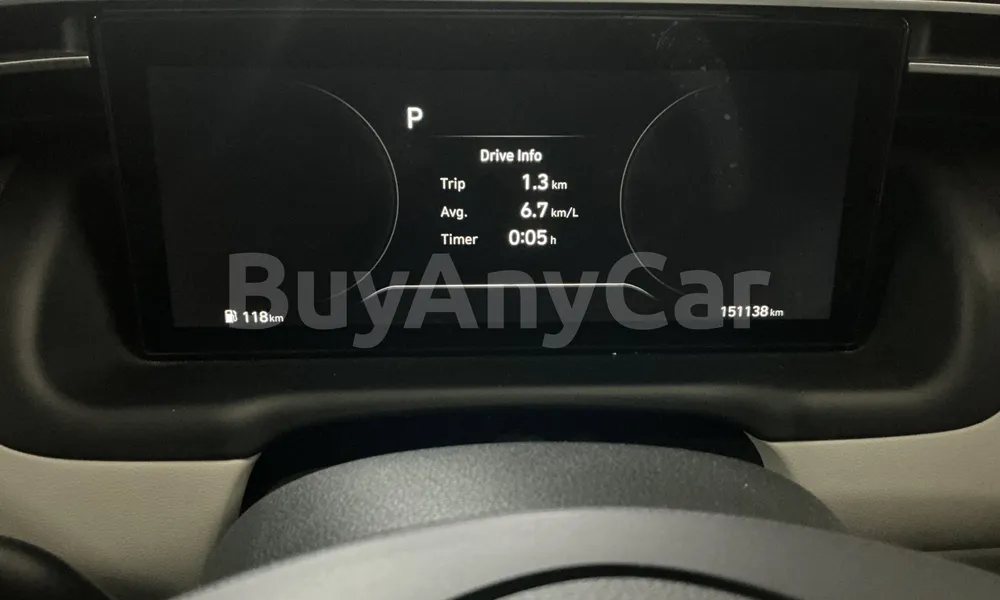 Vehicle photo 9