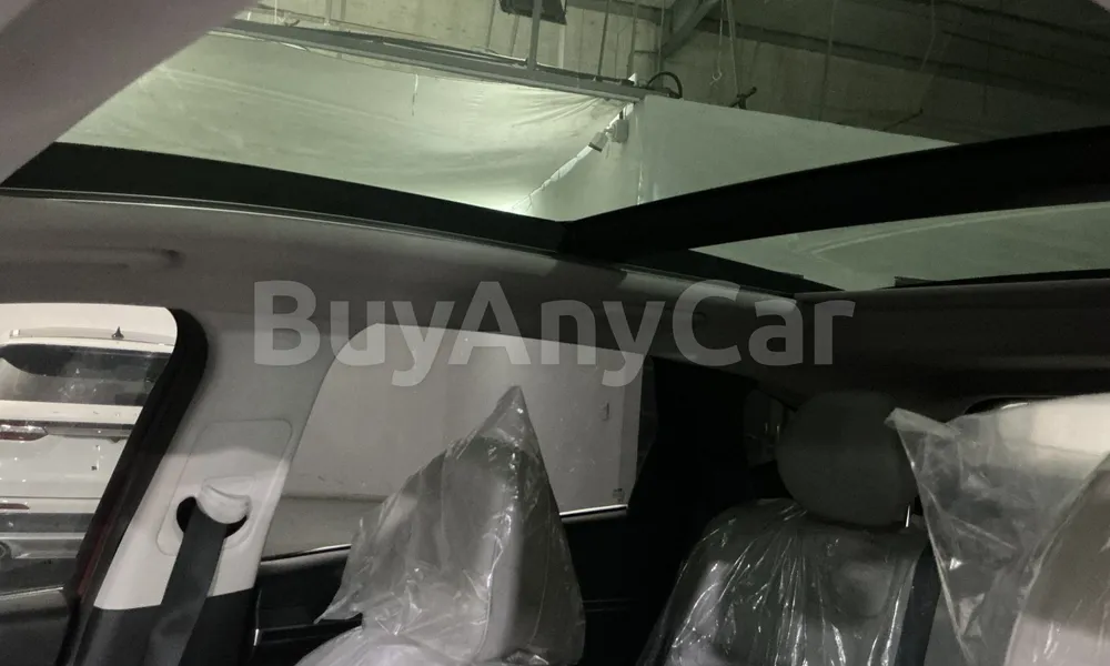 Vehicle photo 11