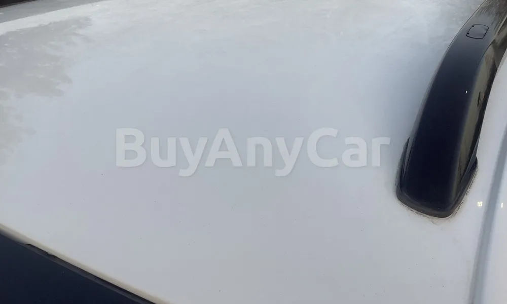 Vehicle photo 5