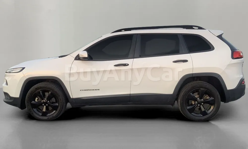 Vehicle photo 4