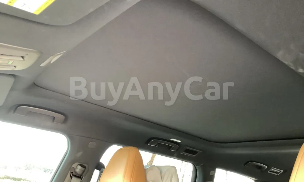 Vehicle photo 9