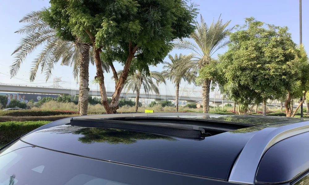 Vehicle photo 5