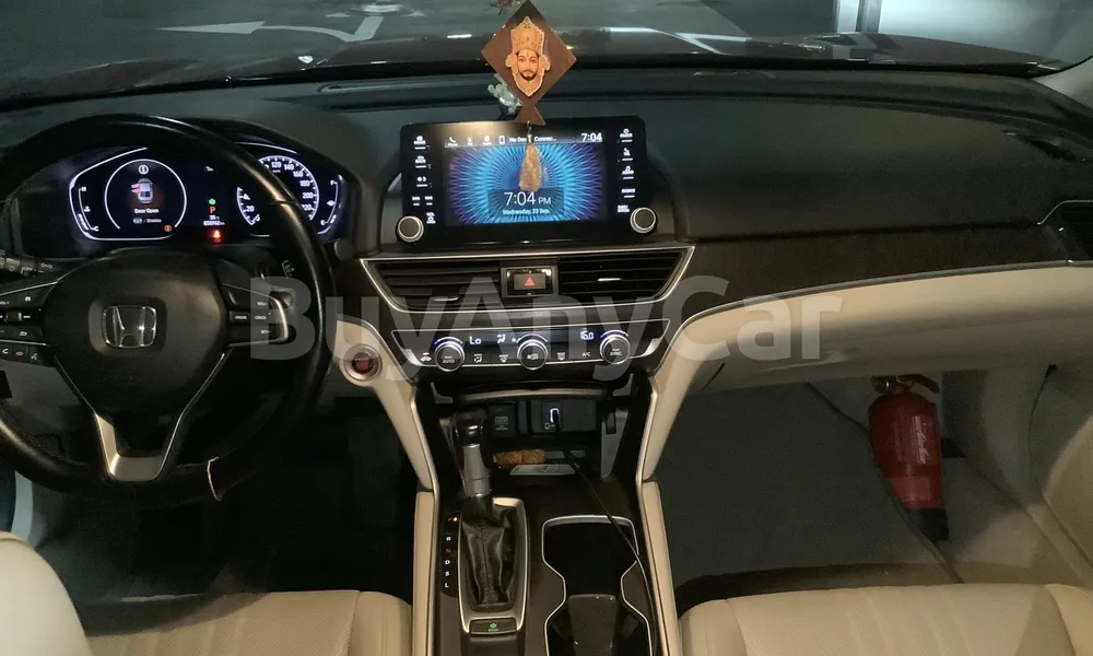 Vehicle photo 9