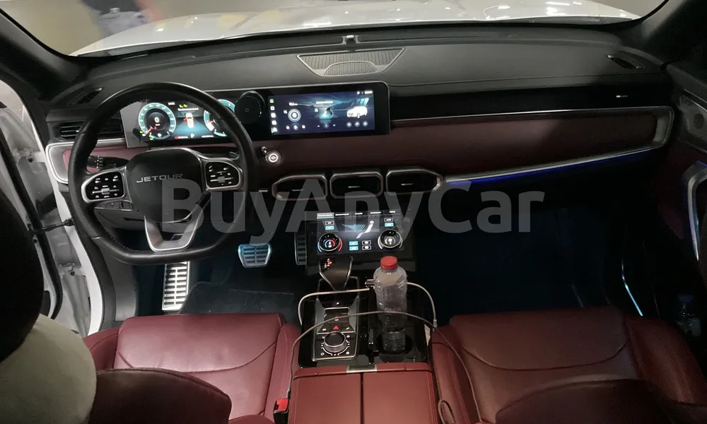 Vehicle photo 8