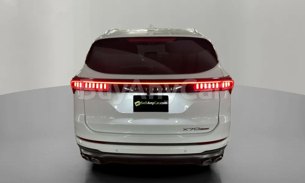 Vehicle photo 2