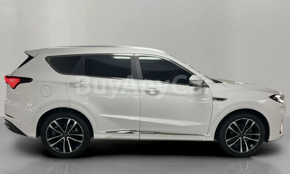 Vehicle photo 3