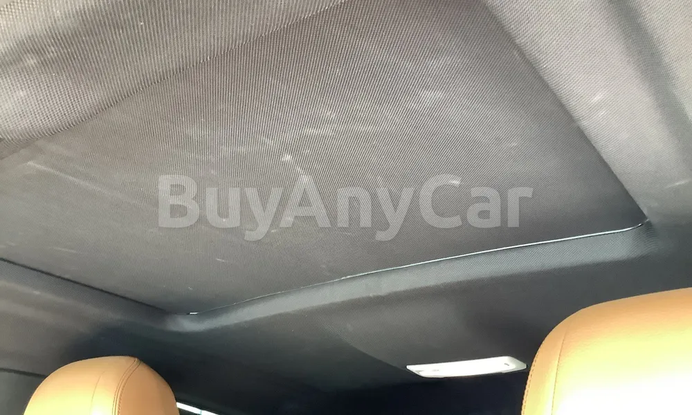 Vehicle photo 9