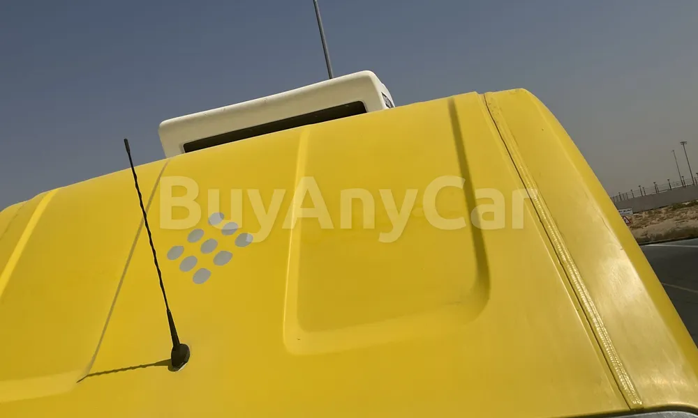 Vehicle photo 5