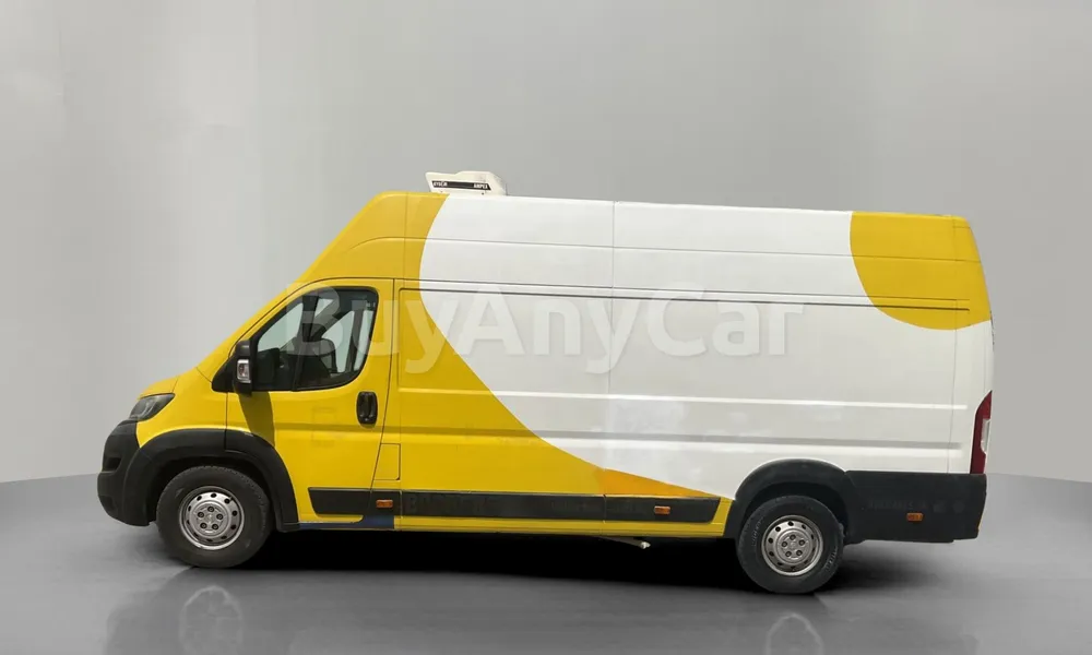 Vehicle photo 4