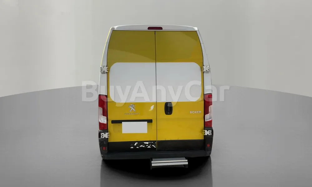 Vehicle photo 2