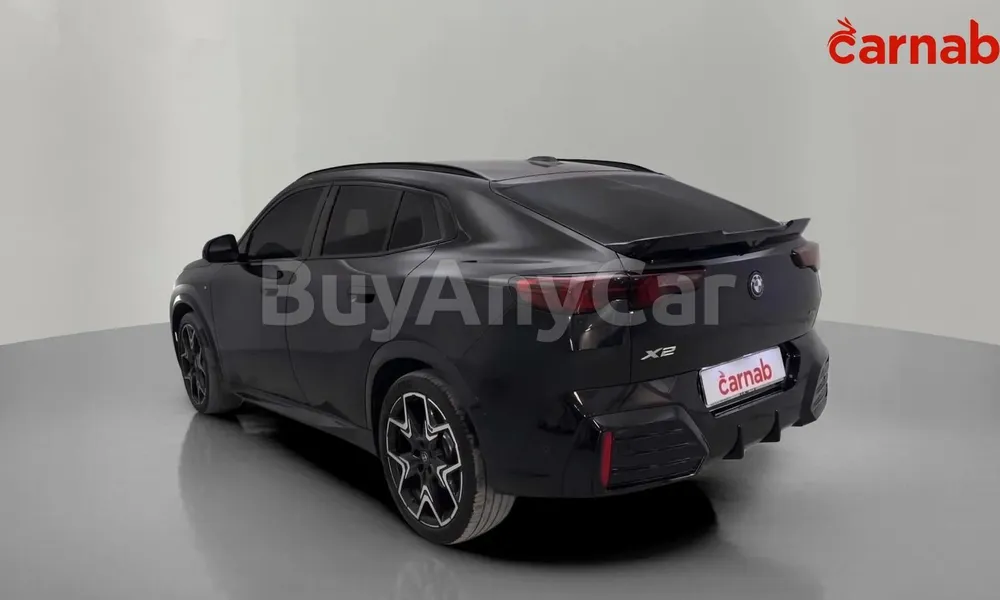 Vehicle photo 8