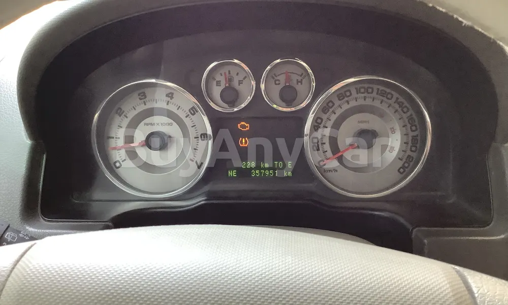 Vehicle photo 7