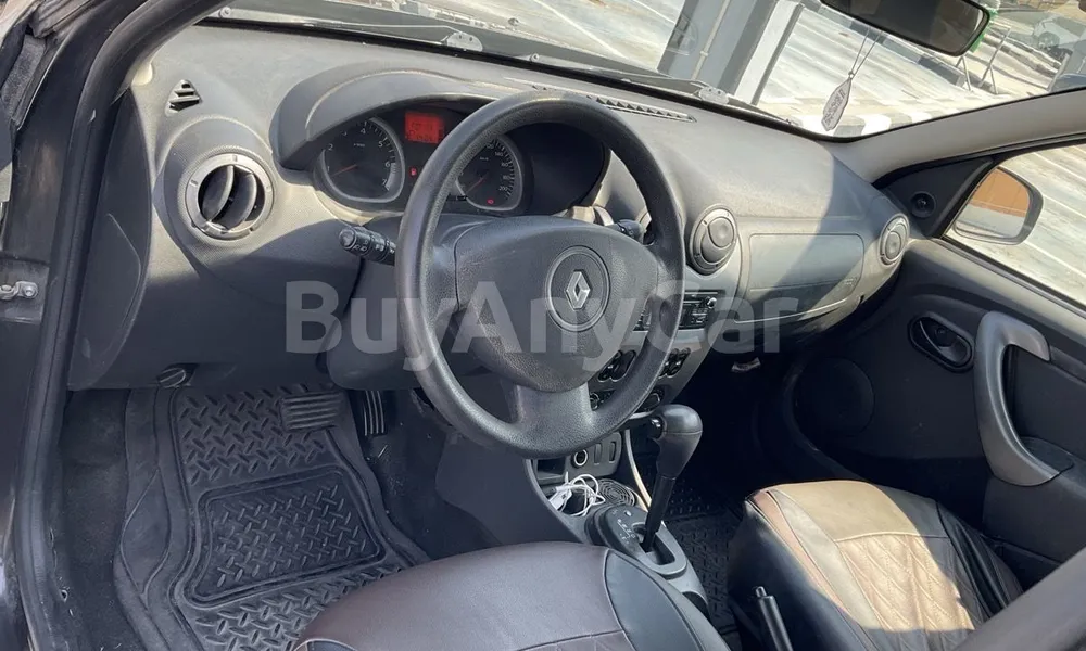 Vehicle photo 8