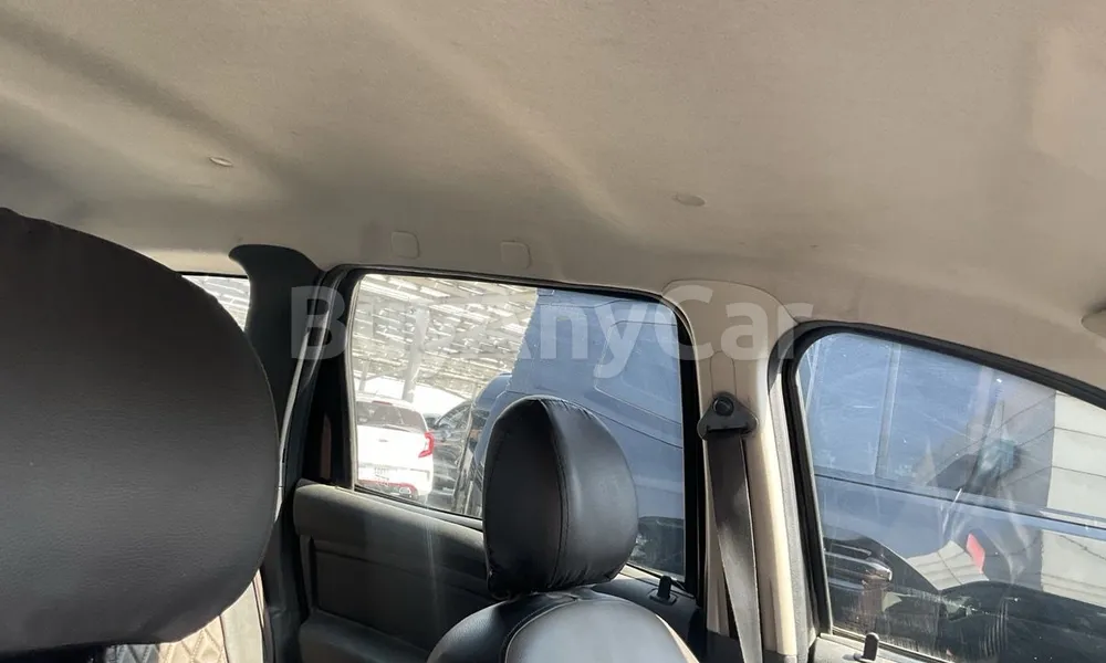 Vehicle photo 9