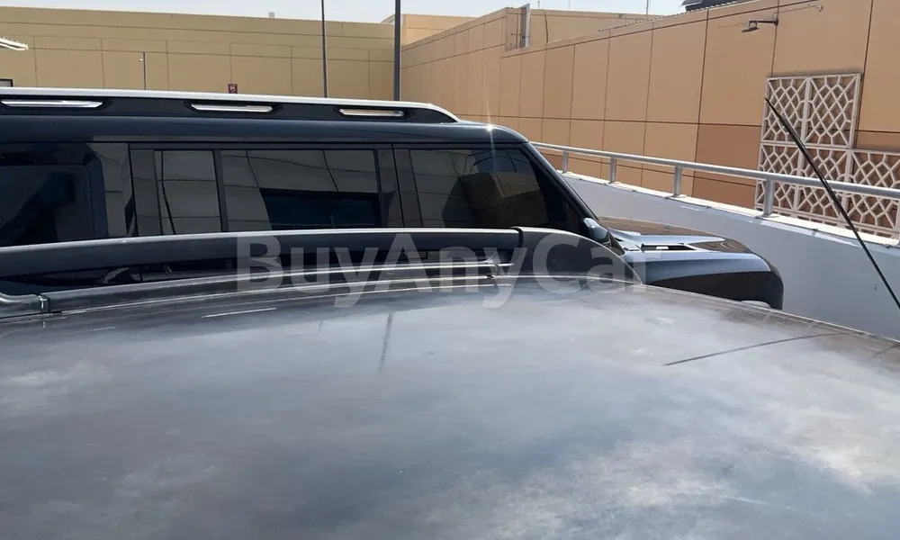 Vehicle photo 5