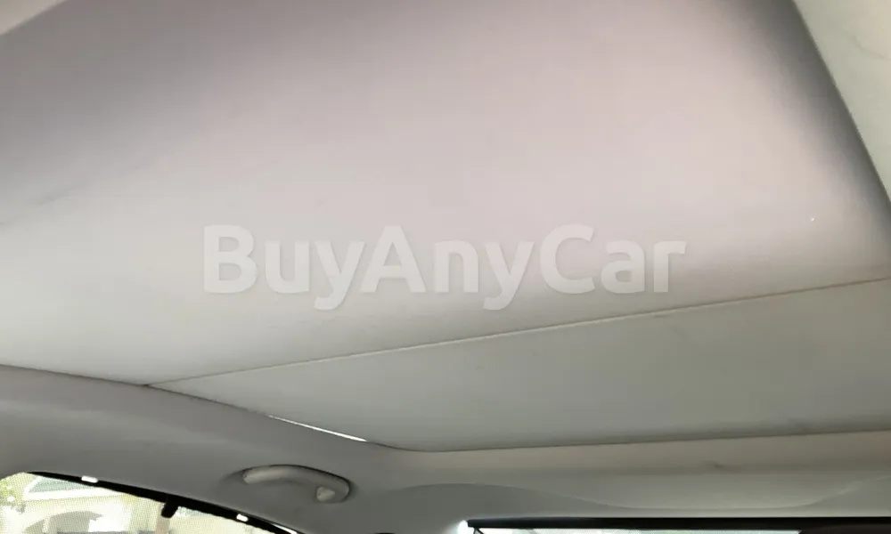 Vehicle photo 9