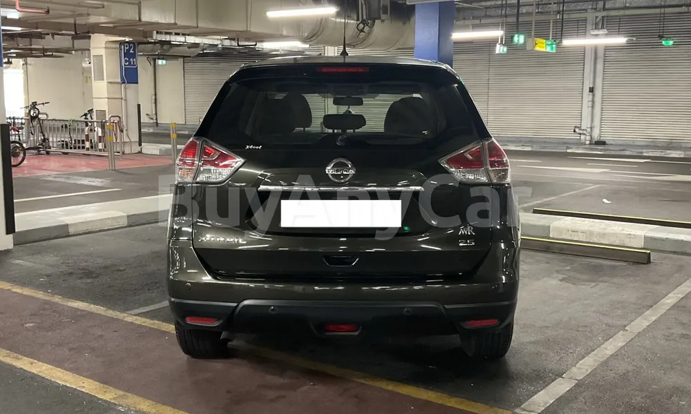 Vehicle photo 2