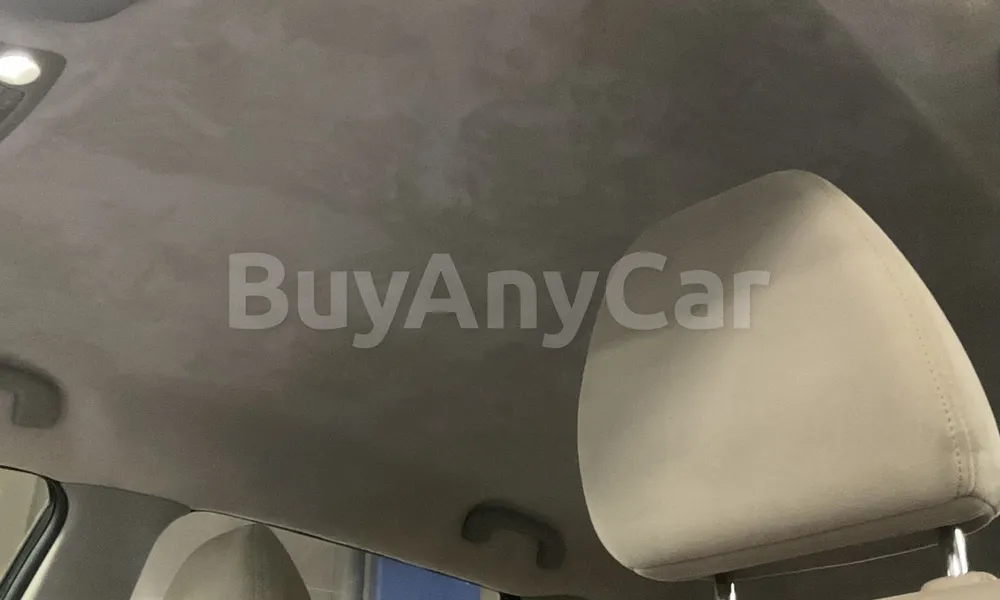 Vehicle photo 9