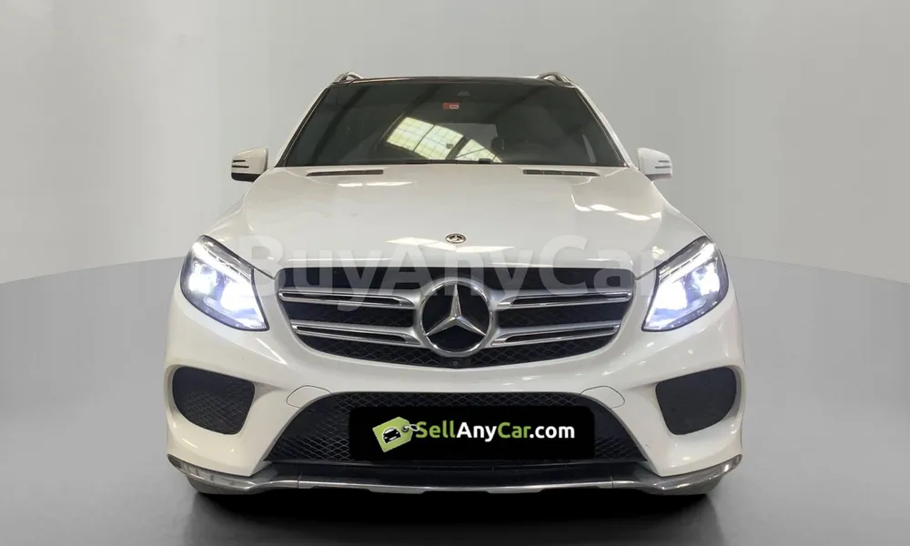 Vehicle photo 1