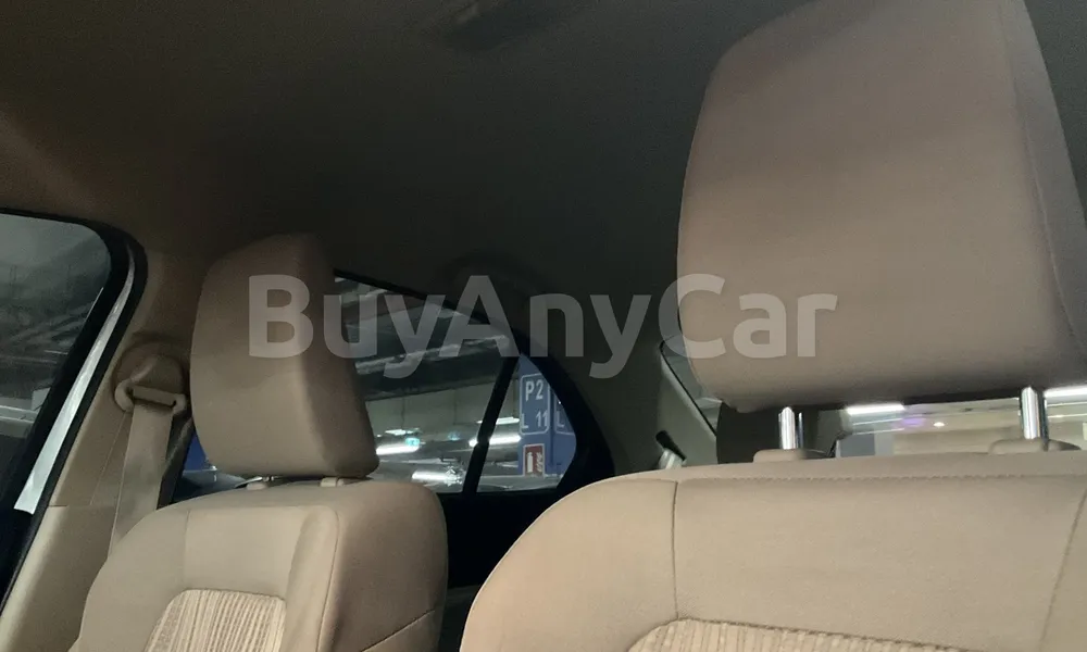 Vehicle photo 9