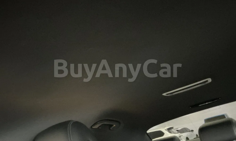 Vehicle photo 9