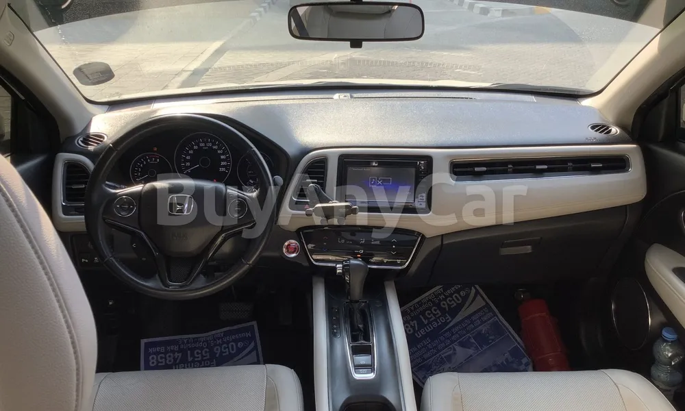 Vehicle photo 8