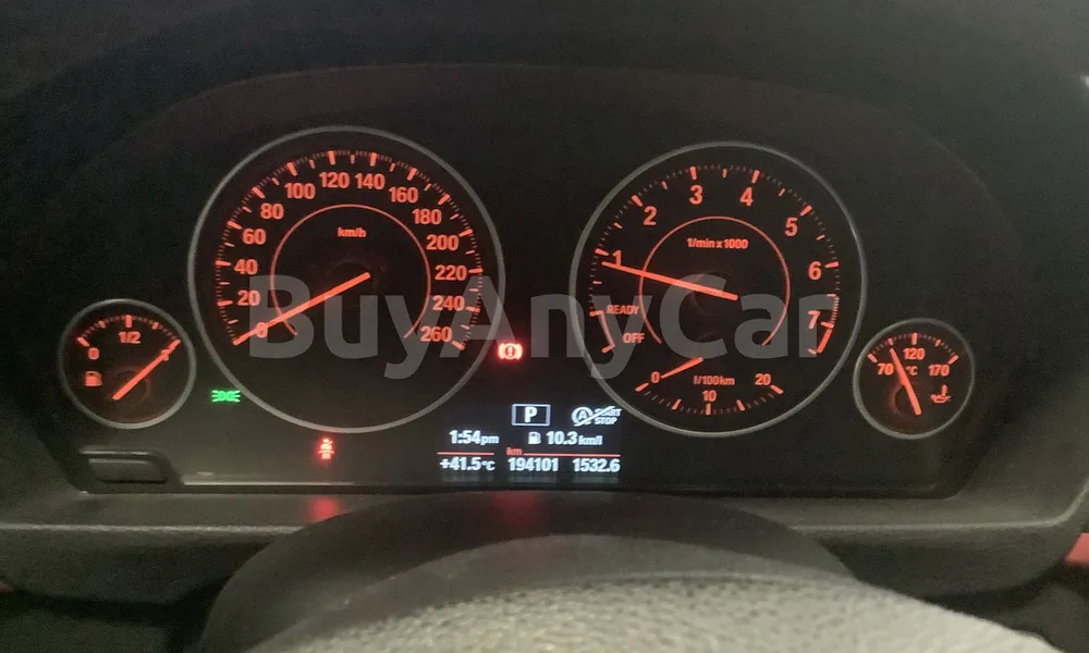 Vehicle photo 10