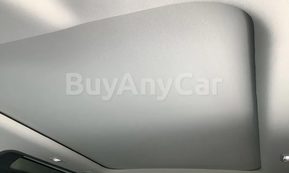 Vehicle photo 9