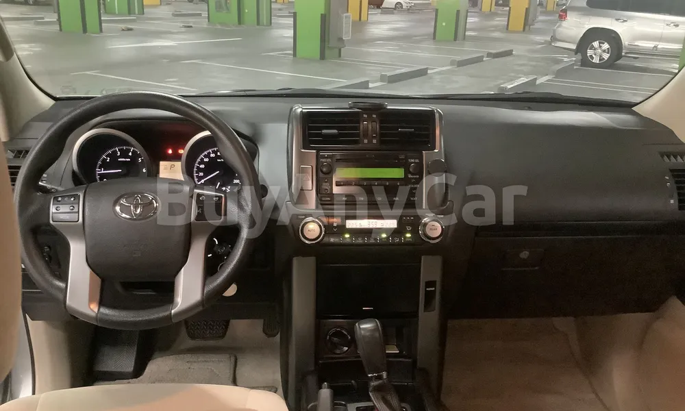 Vehicle photo 8