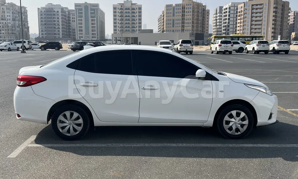 Vehicle photo 3