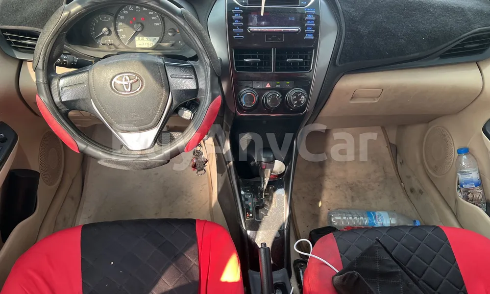 Vehicle photo 9