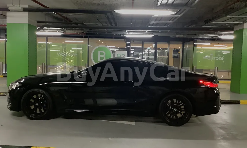 Vehicle photo 4