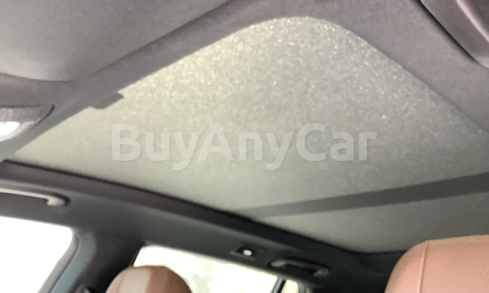Vehicle photo 9
