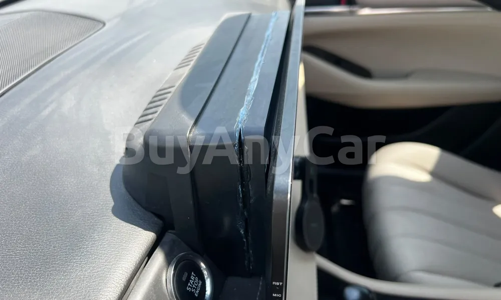Vehicle photo 8