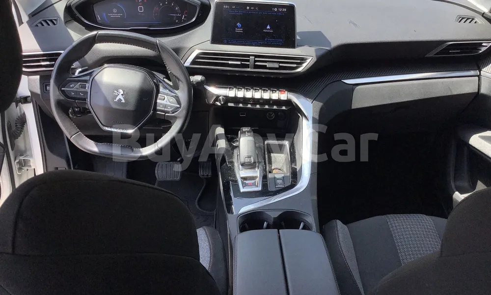 Vehicle photo 9