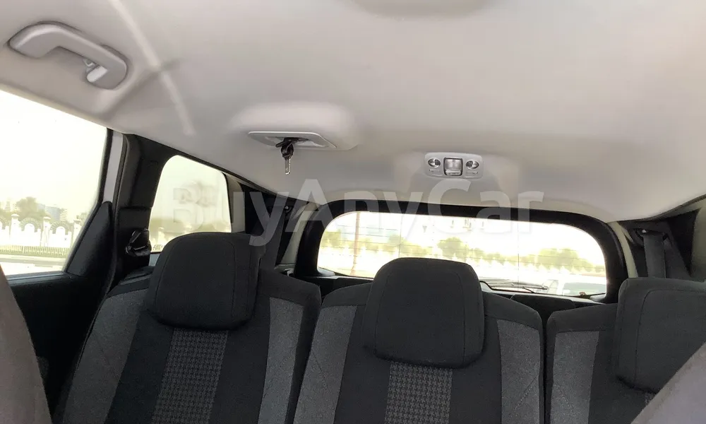 Vehicle photo 8