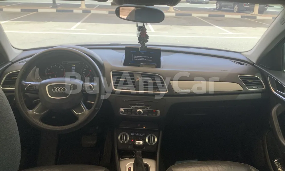 Vehicle photo 8