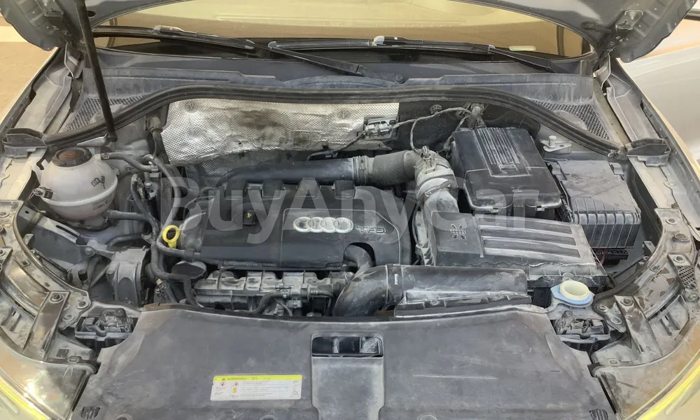 Vehicle photo 6