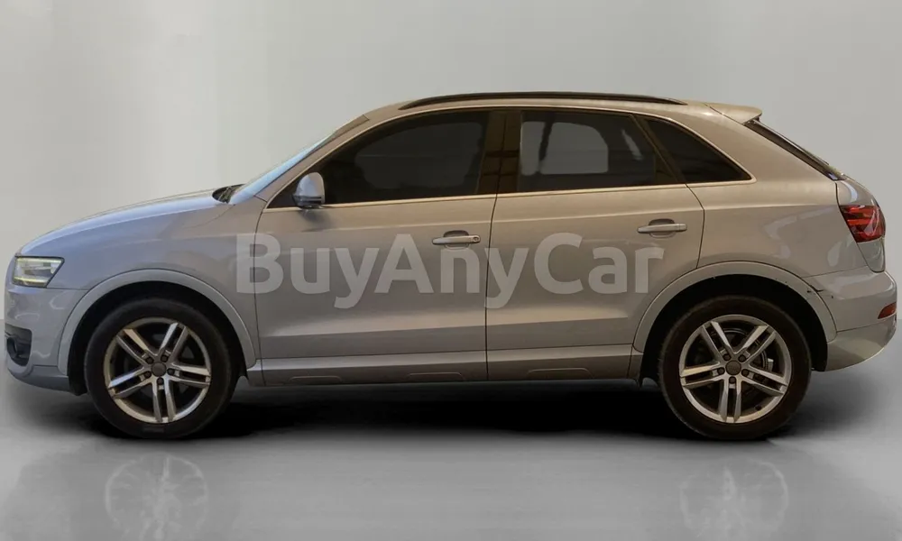 Vehicle photo 4