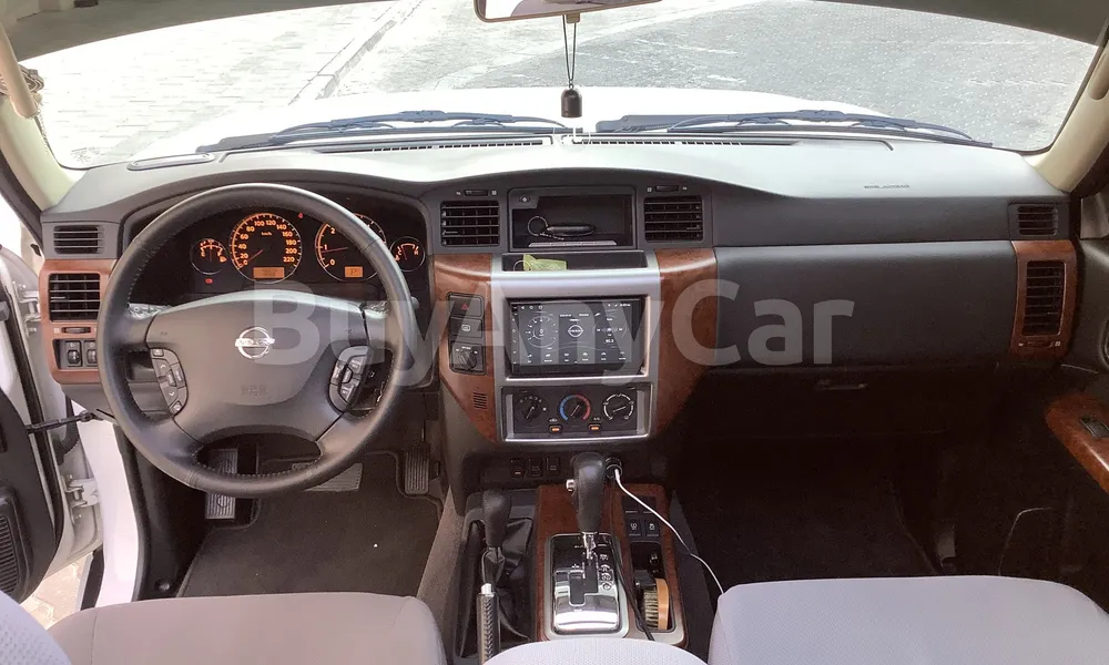 Vehicle photo 9