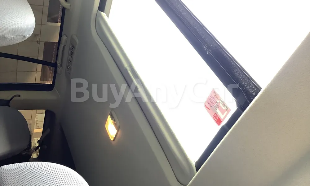 Vehicle photo 8